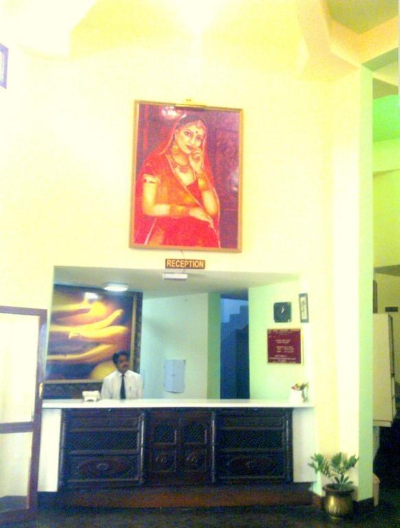 Hotel Bharatpur Ashok Экстерьер фото