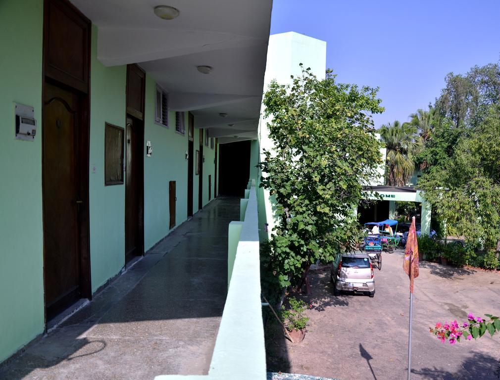 Hotel Bharatpur Ashok Экстерьер фото