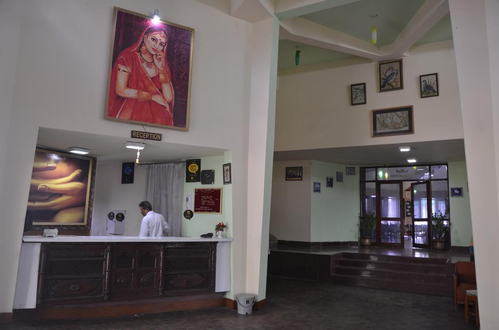 Hotel Bharatpur Ashok Экстерьер фото